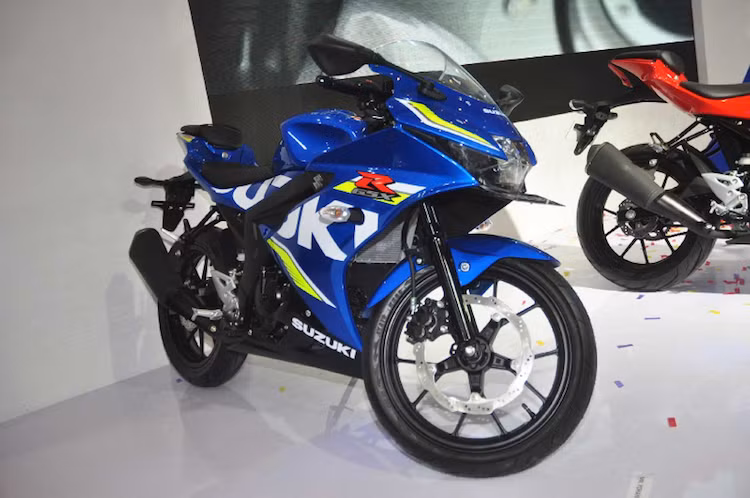 Với sự ra mắt của Suzuki GSX-R125 và Suzuki GSX-R150, lần đầu tiên sau 32 năm dòng sportbike GSX-R đã có một phiên bản phân khối nhỏ. Phiên bản GSX-R150 hướng tới những biker trẻ tuổi và cộng đồng những người yêu môtô tại các nước đang phát triển.