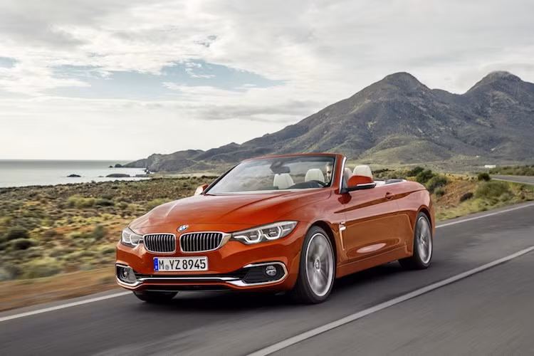 Theo BMW, các phiên bản 4 Series Coupe và Grand Coupe đều đã được hãng nâng cấp hệ thống treo thể thao cứng hơn, đem tới cảm giác lái thể thao mà không mất đi sự thoải mái trong khoang lái. Mọi phiên bản khác cũng đều có tay lái "thật" hơn so với đời 4 Series cũ.