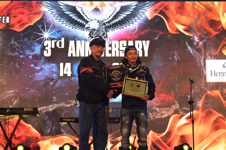 Với những tiết mục ca múa nhạc, trao kỷ niệm chương, tiệc lớn... các biker HD nói riêng và những người yêu xe có mặt tại ngày hội nói chung đã được "sống" trong bầu không khí sôi động, ấm cúng, thân thiện. Những chiếc HD đã trở thành "phương tiện" kết nối những người có chung niềm đam mê lại với nhau.