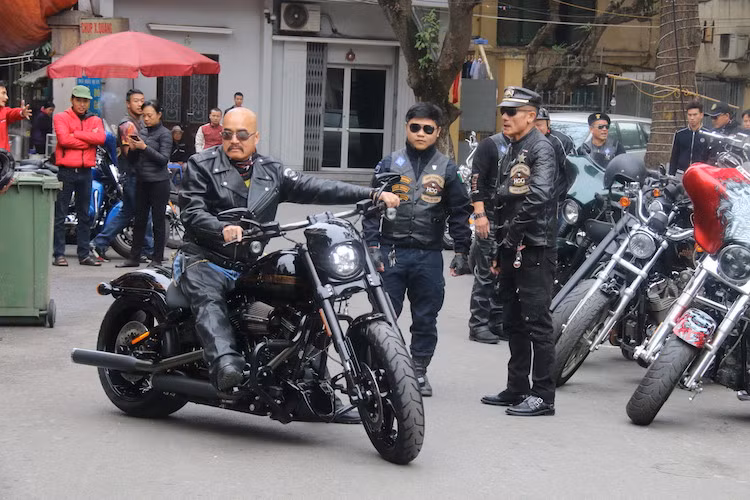 Trong ngày thứ 7 (14/1/2017), lễ kỷ niệm CLB những người chơi xe Harley-Davidson tự do tại Hà Nội ( Hanoi Free Chapter) bước sang tuổi thứ 3 đã được tổ chức. Có thể coi đây là sự kiện lớn đầu tiên của những người chơi xe Harley-Davidson nói riêng và người yêu môtô nói chung được tổ chức trong năm 2017.