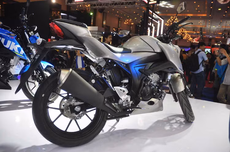 Theo hãng xe máy Suzuki tại Indonesia, GSX-S150 mới sẽ được bán cùng GSX-R150, vốn sẽ chính thức được phân phối tại các showroom của hãng xe này tại đất nước vạn đảo. Giá bán của xe tại thị trường Indonesia là 23,9 triệu Rupiah (tương đương 40,37 triệu đồng).