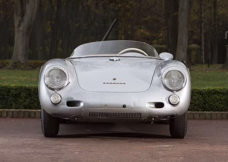 Bên cạnh những thành công trên đường đua, 550 Spyder còn nổi tiếng khi là chiếc xe mà diễn viên quá cố James Dean trong bộ phim Rebel Without a Cause đã điều khiển và bị đâm vào ngày 30/9/1955, dẫn tới cái chết của ông. Chiếc 550 Spyder của James Dean có đánh số 130 trên thân, được ông rất ưa thích và đặt biệt danh là "Little Bastard" (thằng khốn bé nhỏ).