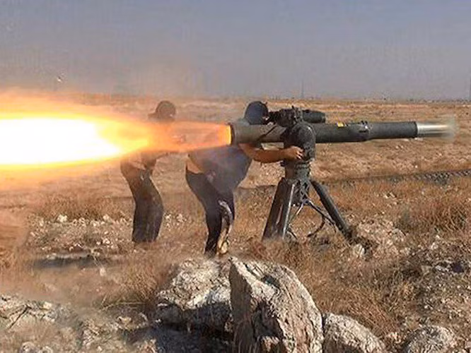 Từ khi cuộc nội chiến nổ ra đến nay, quân đội Chính phủ Syria đã thiệt hại ít nhất 2.037 xe tăng, xe bọc thép; trong đó xe tăng chiếm phần lớn tổn thất.