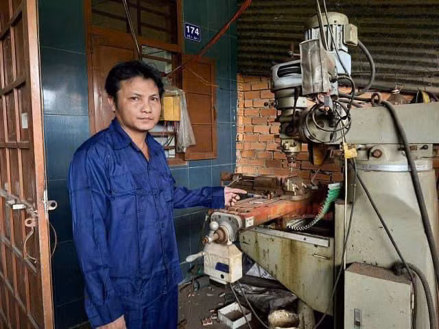 Triệt phá đường dây chế tạo “hàng nóng”, khởi tố 23 đối tượng Triet pha duong day che tao “hang nong”, khoi to 23 doi tuong