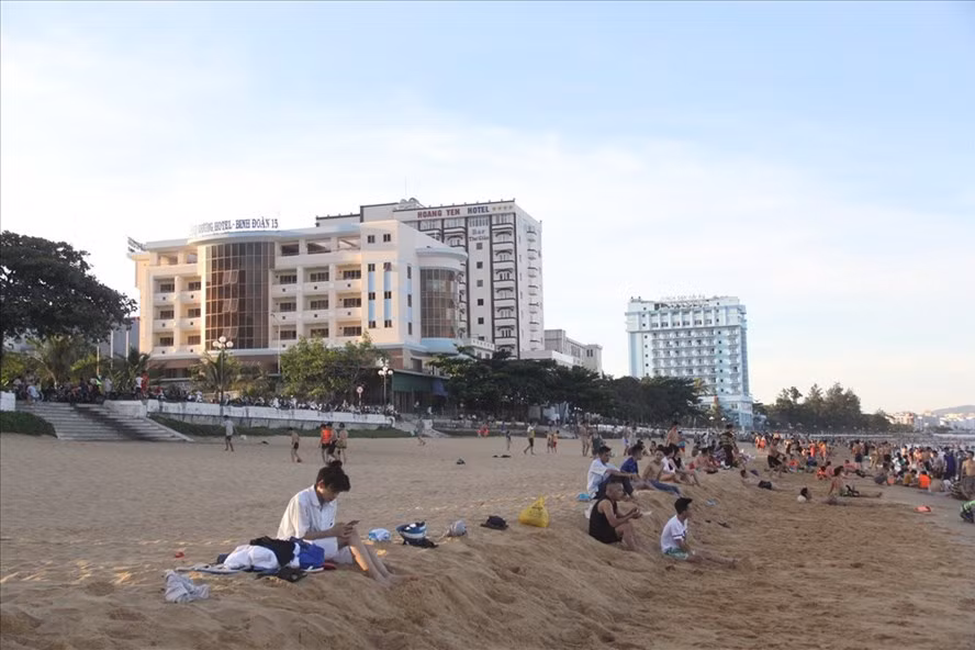 Binh Dinh: 3 khach san lon Hai Au, Hoang Yen, Binh Duong sap bien mat?