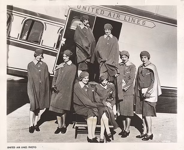 Các nữ tiếp viên hàng không của hãng United Air Lines năm 1930.