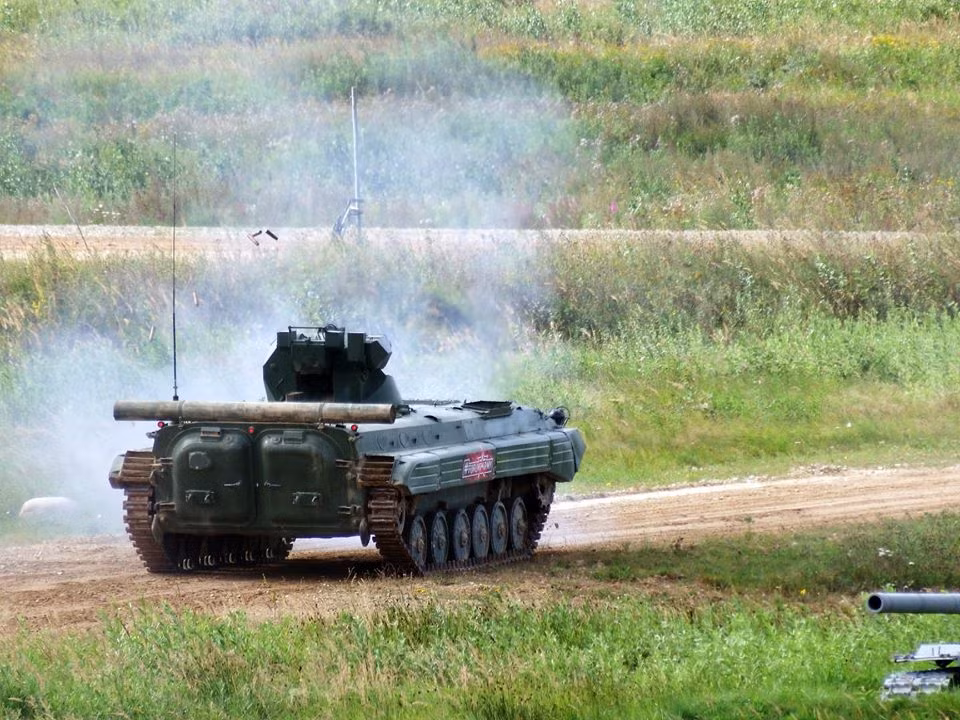 Trong quá khứ từng có đề xuất cho rằng nên hiện đại hóa BMP-1 bằng tháp pháo của BMP-2 hoặc học tập Ấn Độ trang bị cho nó khẩu pháo 105 mm để biến thành xe tăng lội nước hạng nhẹ. Tuy nhiên trong tất cả các giải pháp kỹ thuật thì có vẻ như gói nâng cấp Basurmanin vẫn tỏ ra là phương án tốt nhất.