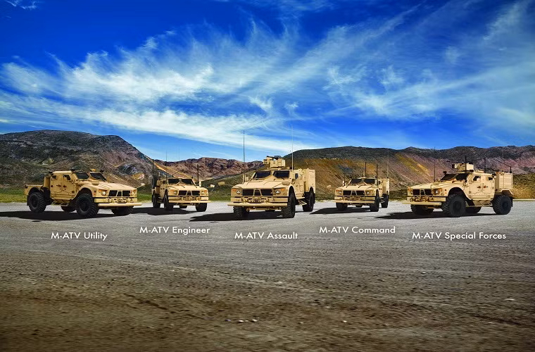 Tựu chung lại, chương trình JLTV hay Oshkosh L-ATV có thể được xem là chương trình phát triển vũ khí tâm huyết nhất của Quân đội Mỹ trong nhiều thập kỷ qua, nhất là khi nó được phát triển dựa trên yêu cầu của người lính trên chiến trường hơn là các “bộ óc” ngồi trong văn phòng ở Lầu Năm Góc. Nguồn ảnh: Truck Trend.