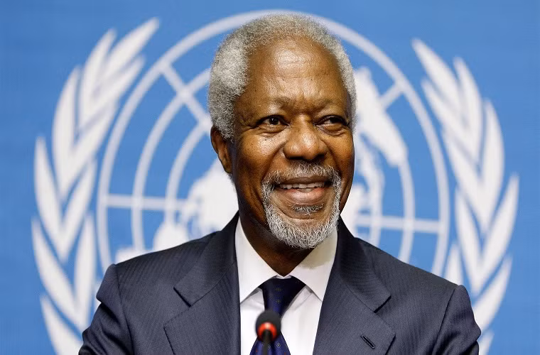 Trong suốt 10 năm trên cương vị Tổng thư ký Liên Hợp Quốc và sau này - Kofi Annan đã đóng góp gần như hết cả cuộc đời của mình cho các hoạt động nhân đạo chống lại đói nghèo và bệnh tất trên khắp thế giới, không những thế ông còn là “trung gian” hòa giải cho nhiều cuộc xung đột trên thế giới. Ảnh: Report Focus News.
