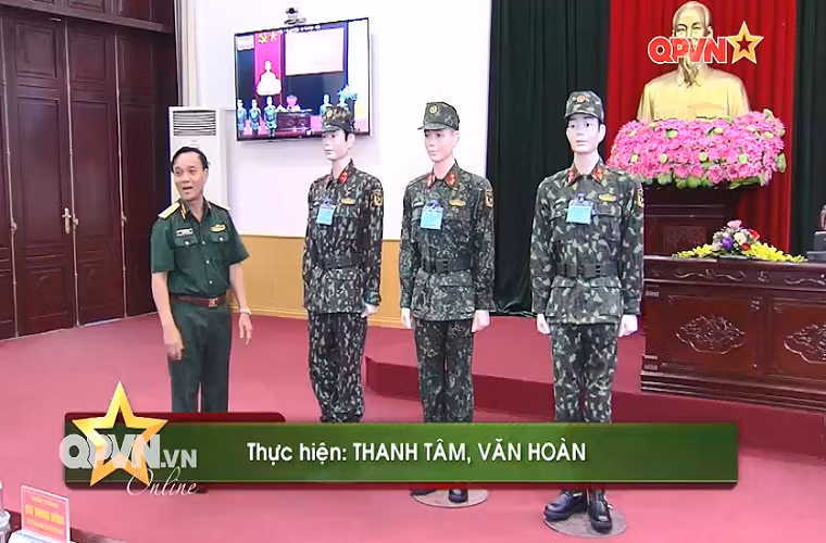 Mẫu quân phục dã chiến kỹ thuật số được Cục Quân nhu giới thiệu lần đầu tiên tại Hội nghị Quân chính toàn quân 6 tháng đầu năm diễn ra trong ngày 28/6 vừa qua, với các mẫu quân phục dành cho cả ba quân chủng hải-lục-không quân. Nguồn ảnh: QPVN.