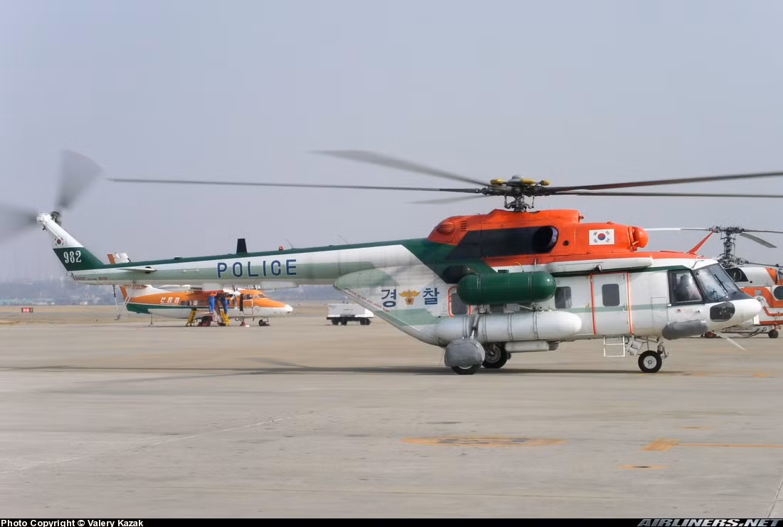 Như vậy, phiên bản trực thăng Mi-17 mà Hàn Quốc nhận được từ Nga được định danh là Mi-17KF. Nguồn ảnh: Airlines.net