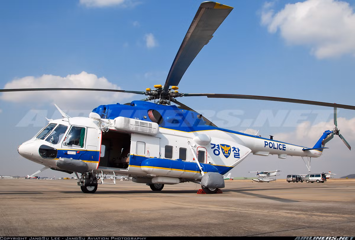 Nguyên mẫu trực thăng vận tải Mi-17KF do Kazan và Kelowna sản xuất bay thử nghiệm lần đầu ngày 3/8/1997. Nguồn ảnh: Airlines.net