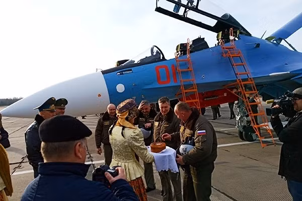 Vào tháng 6/2017, Belarus và Nga đã đồng ý ký hợp đồng cung cấp 12 máy bay chiến đấu Su-30SM thế hệ mới nhất, dự kiến từ nay trở đi mỗi năm Belarus sẽ nhận 4 chiếc.