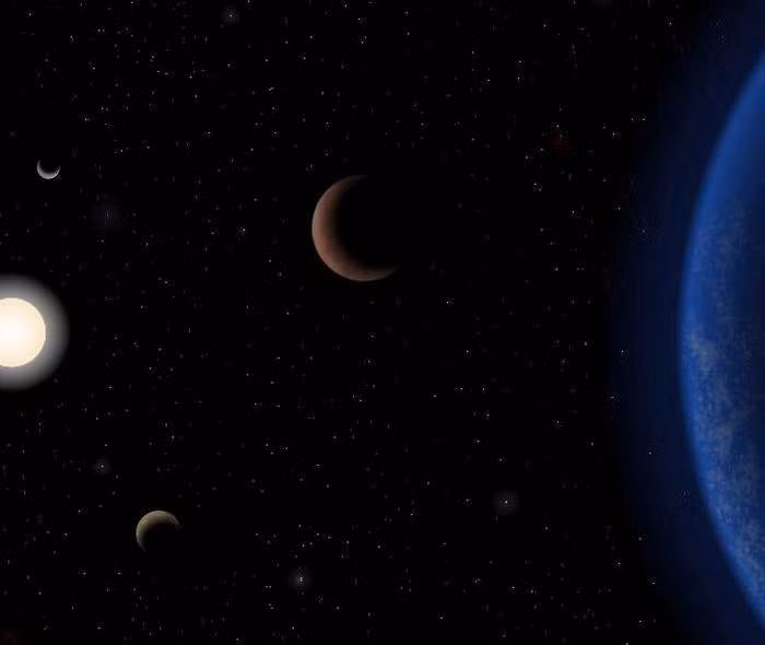 Tình trạng trên chỉ xảy ra khi thiên thể "con" quay quá gần "mẹ" của nó. Khoảng cách từ Proxima b với sao mẹ chỉ bằng 1/10 khoảng cách từ sao Thủy đến Mặt trời.