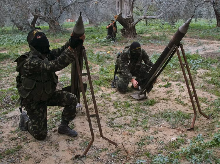 Tên lửa của Lữ đoàn Thánh chiến Hồi giáo ở Dải Gaza nhắm vào Israel.