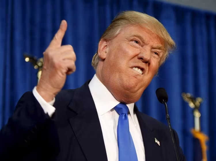 Donald Trump “gay thu chuoc oan” trong dang Cong hoa