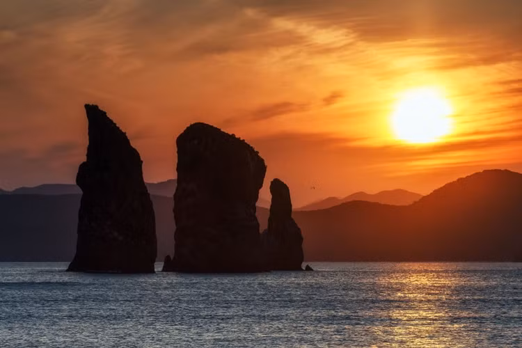 Vịnh Hạ Long ở Việt Nam? Không phải, đây là phong cảnh Vịnh Avachinskaya trên Bán đảo Kamchatka, Khu vực Viễn Đông, Liên bang Nga. Ảnh: Sputnik