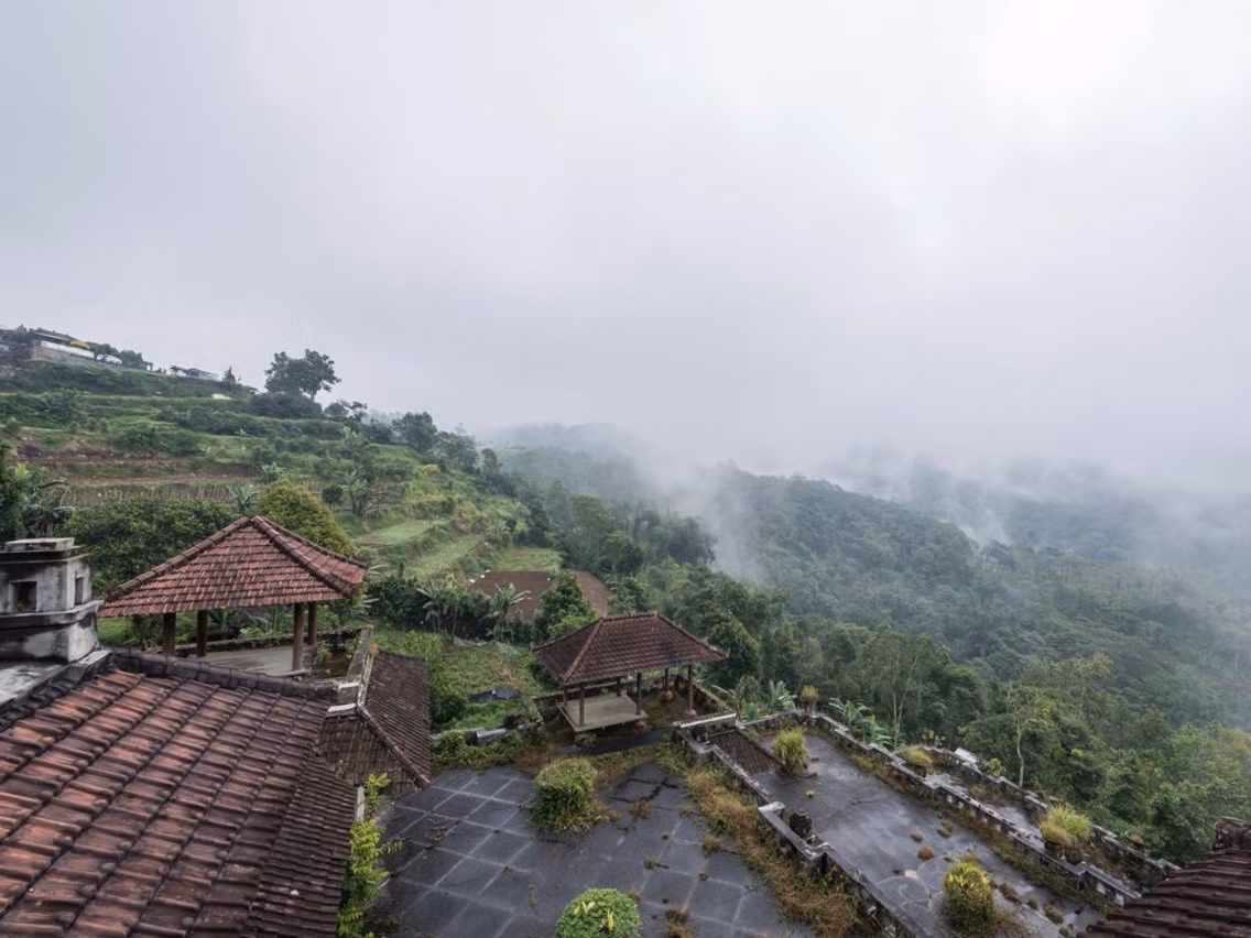 Tọa lạc tại vùng cao nguyên Bali, khách sạn nằm ở phía bắc Indonesia. (Nguồn: INSIDER)