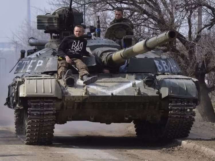 Vi sao quan doi Ukraine that tran?