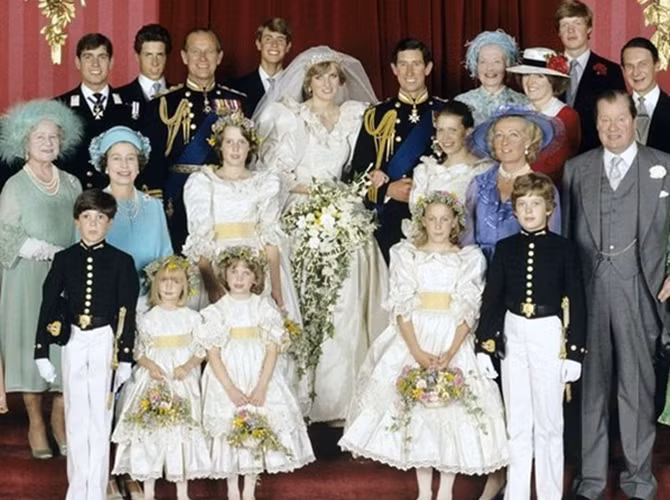 Ngày 29/7/1981, Thái tử Charles và Công nương Diana chính thức tổ chức đám cưới. Khi đám cưới hoàng gia được tổ chức, Công nương Diana mới 20 tuổi và Thái tử Charles đã 32.