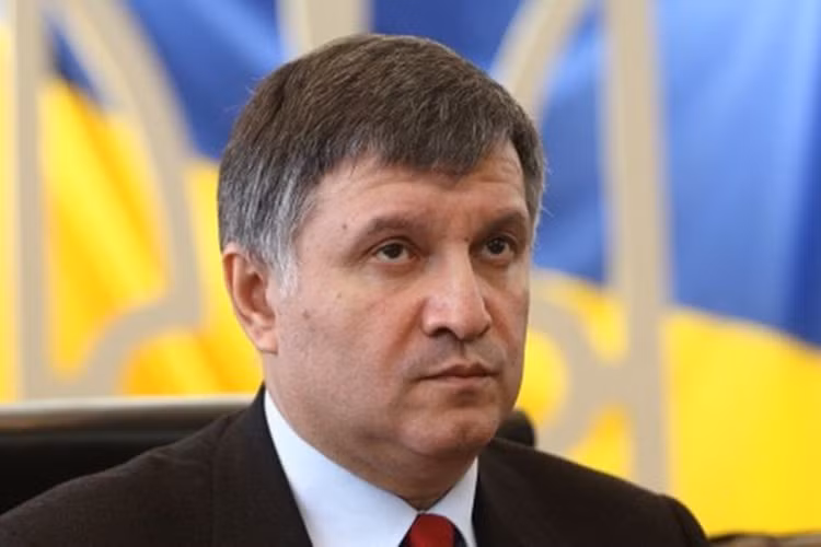Bo truong Noi vu Ukraine doi mat nguy co bi bai nhiem