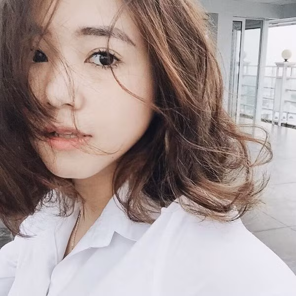 Đặc biệt, nếu người phụ nữ còn có cằm 2 ngấn thì thuộc dạng có vận đầu tư vào kinh doanh rất tốt, cuộc sống cực kỳ giàu có.