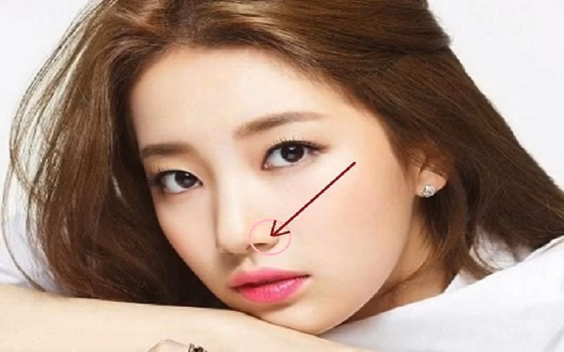  Phụ nữ lỗ mũi to. Người có lỗ mũi to thường mạnh mẽ, cá tính, dễ dàng vượt khó khăn. Họ còn là người cẩn thận, tỉ mỉ trong tất cả mọi vấn đề của cuộc sống. Phụ nữ có tướng mũi to thường hào phóng nhưng không hoang phí.