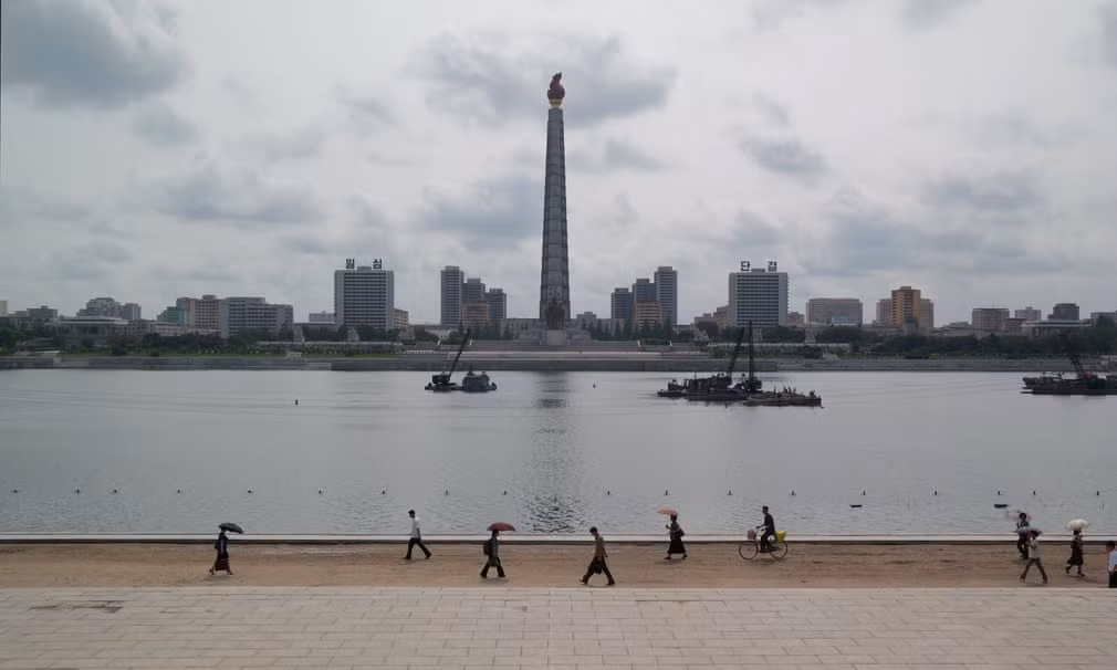 Tháp Chú Thể được xây dựng năm 1982 bên bờ sông Đại Đồng, là công trình tôn vinh học thuyết Chủ Thể, hệ tư tưởng trụ cột của CHDCND Triều Tiên.