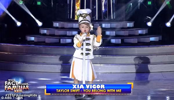 Ngo ngang voi ban sao nhi cua Taylor Swift