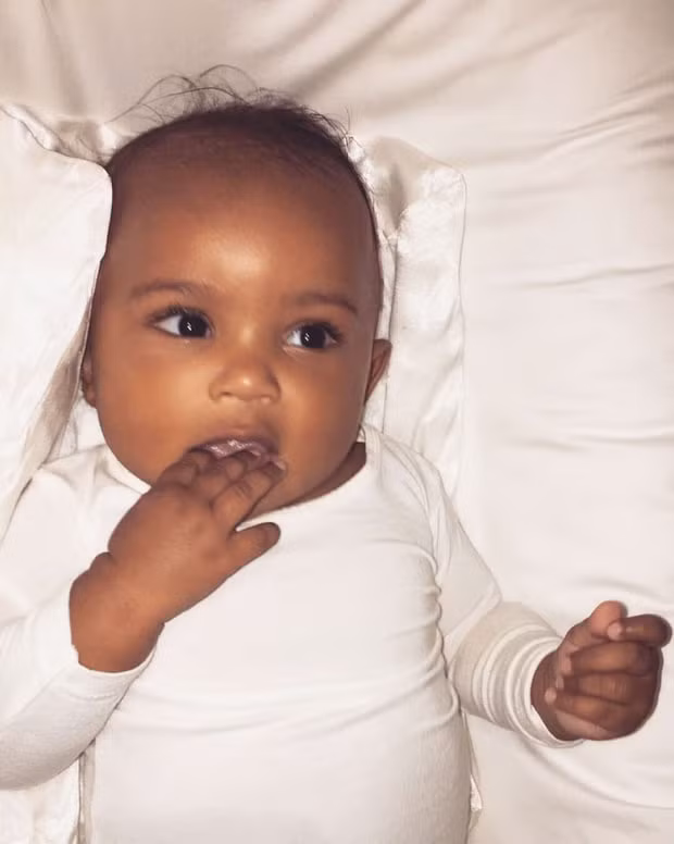 Khoanh khac dang yeu cua cac thien than nhi nha Kim Kardashian-Hinh-3