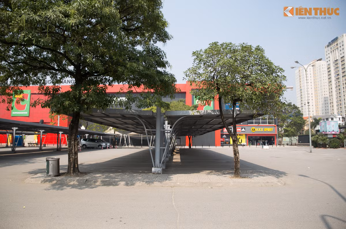 Big C sẽ tiếp tục đóng cửa, tạm ngưng hoạt động thêm 2 ngày nữa. Từ sáng mùng 3 Tết trở đi,Sáng mùng 3 Tết, tất cả các siêu thị Big C trên toàn quốc sẽ mở cửa phục vụ khách hàng như thường lệ.