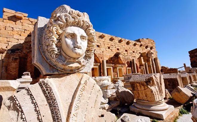 Libya: Đụng độ vẫn diễn ra ở Libya sau khi Muammar Gaddafi bị tiêu diệt năm 2011. Gần đây, sự xuất hiện của các nhóm khủng bố thân IS càng làm tình hình thêm rối ren. Chính phủ Anh cảnh báo, mối đe dọa về khủng bố và bắt cóc đối với du khách nước ngoài tại Libya khá cao.
