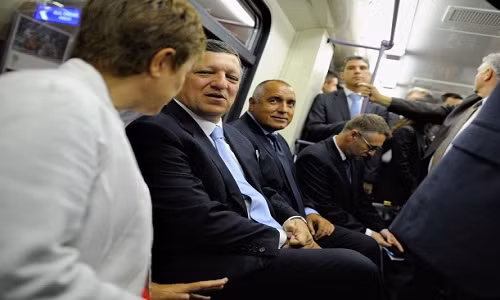 Chủ tịch Ủy ban châu Âu Jose Manuel Barroso đã mở một đường tàu điện ngầm mới ở Sofia, Bulgaria,2012 - việc xây dựng được tài trợ một phần bởi EU.