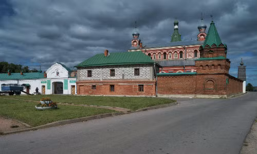 Tu viện St. Nicholas thuộc làng Staraya Ladoga.