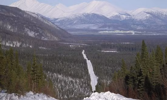 Vùng Prospect Creek, Alaska (Mỹ): Prospect Creek là một khu định cư rất nhỏ, nằm cách Fairbank khoảng 290 km về phía bắc và cách Bettles khoảng 40 km về phía đông nam, Alaska. Đây cũng là khu vực có nhiệt độ thấp nhất ở nước Mỹ, mùa đông kéo dài trong một thời gian dài và mùa hè rất ngắn. Nhiệt độ thấp kỉ lục đã được ghi nhận là -80°F (-62°C). Ngày nay, điều kiện thời tiết còn khắc nghiệt hơn vì vậy khu vực này rất ít người sinh sống.