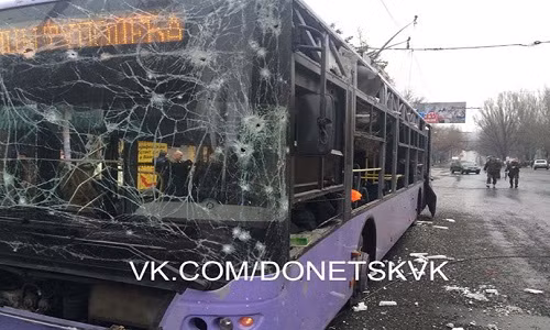 Khi con đường Kuprina bị bắn phá, ít nhất 13 người đã bị thiệt mạng, hơn 10 người khác bị thương và đã được đưa đến bệnh viện.