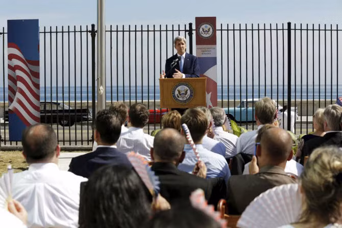Ngoại trưởng Mỹ John Kerry phát biểu tại buổi lễ thượng cờ mở cửa trở lại đại sứ quán Mỹ ở La Habana ngày 14/8.