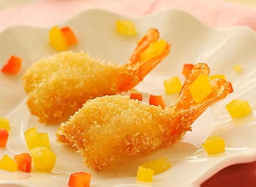 Các loại đồ ăn chiên rán. Lượng dầu mỡ có trong đồ chiên rán cũng có thể là một trong những nguyên nhân gây ra bệnh trĩ. Khi bạn nạp một lượng dầu mỡ vào cơ thể, chất béo có trong đồ chiên rán sẽ làm cho gan của bạn không kịp hoạt động và đào thải các chất độc tố ra bên ngoài, đồng thời làm cho bạn bị đầy bụng, khó tiêu và có thể gây ra các bệnh về đường tiêu hóa trong đó có bệnh trĩ.
