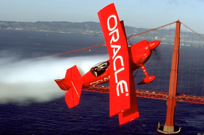 Oracle. Thành lập vào năm 1977, Oracle được coi là một trong những công ty hàng đầu trong thị trường phần mềm tại Mỹ vào khoảng thời gian 2004-2005. Tuy nhiên,sự yêu thích của khách hàng đối với thương hiệu này ngày càng giảm. Lý do chính có thể là giá dịch vụ quá đắt, lại khó sử dụng mặc dù có tính bảo mật cao.