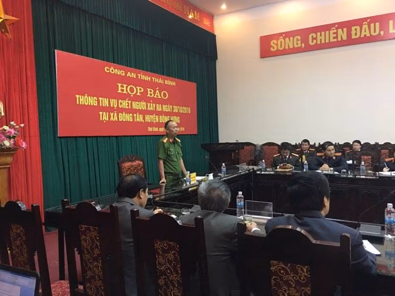 Quang cảnh buổi họp báo thông tin về vụ việc.