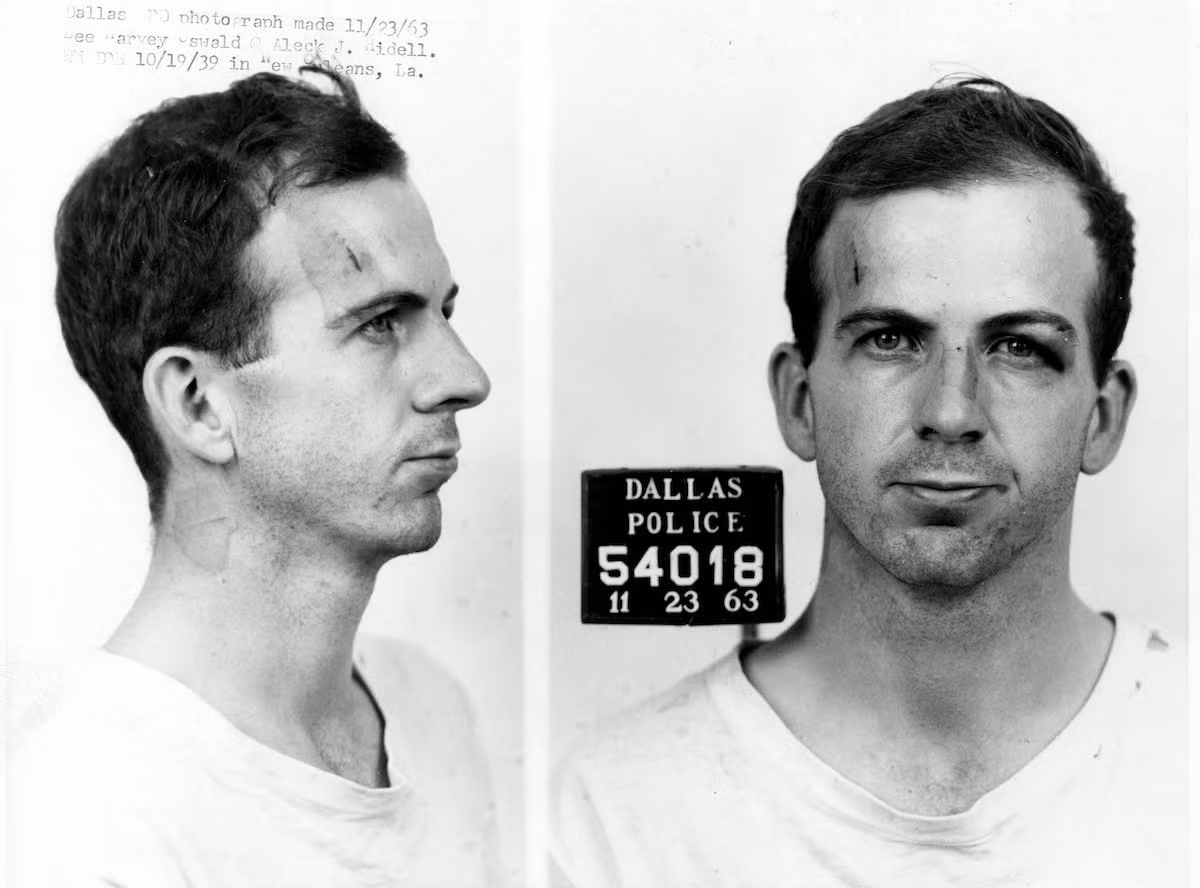 Trước khi bị giết hại, Oswald một mực phủ nhận cáo buộc ám sát Tổng thống Kennedy và khẳng định bản thân bị hãm hại.