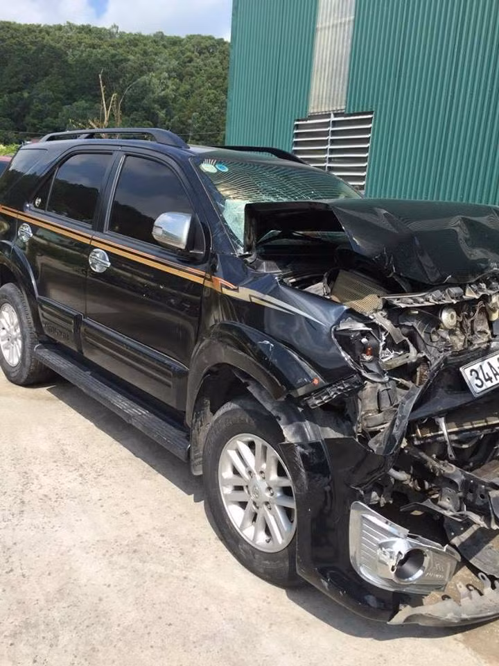 Xe bán tải liên quan đến vụ việc.