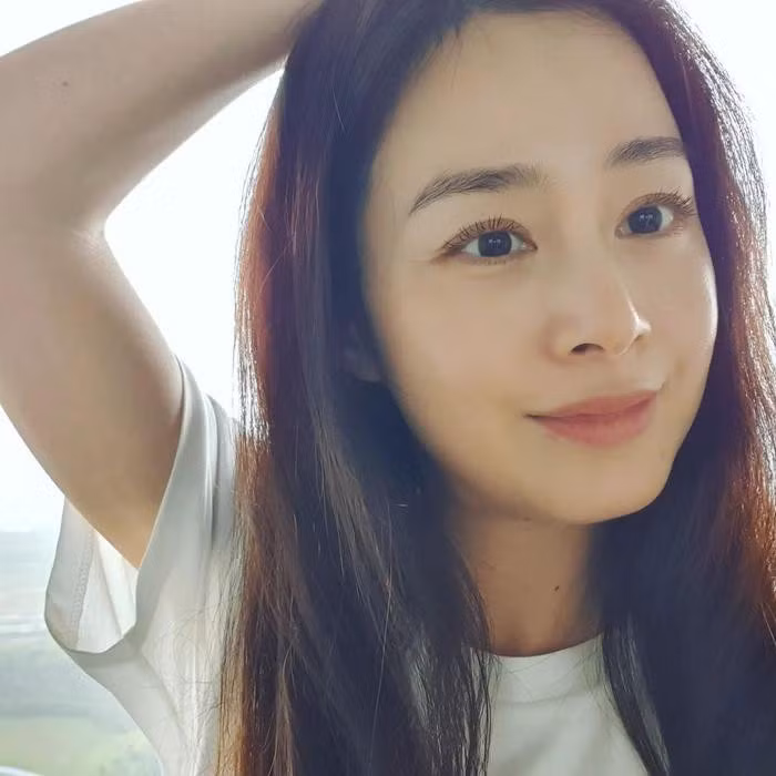 Hình ảnh mới nhất của Kim Tae Hee: Khó tin cô đã sang tuổi 43 - Hình 3 Hinh anh moi nhat cua Kim Tae Hee: Kho tin co da sang tuoi 43-Hinh-3