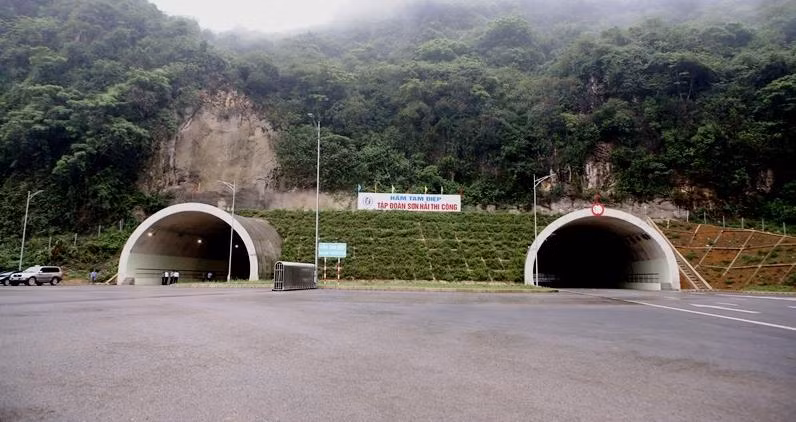 Ngong cho cung duong Ha Noi - Thanh Hoa chi mat 2 gio dong ho
