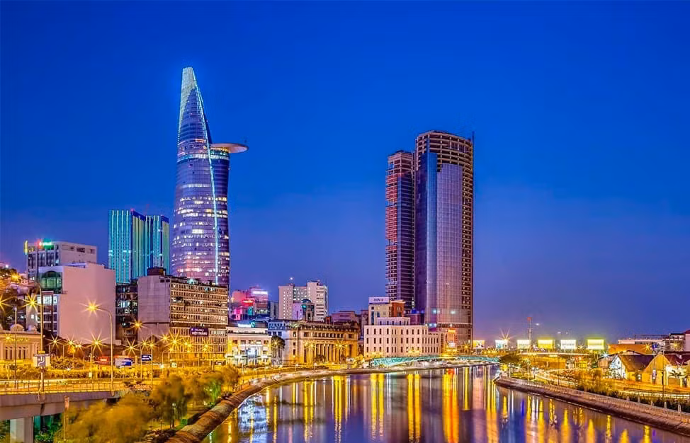 Bài học lịch sử quý giá từ sự kiện 30/4/1975 - Hình 5 Bai hoc lich su quy gia tu su kien 30/4/1975-Hinh-5