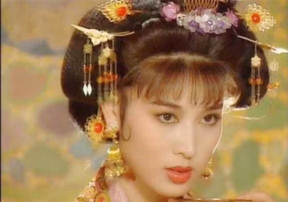 Bi quyet nao giup Vo Tac Thien tho 81 tuoi?-Hinh-2