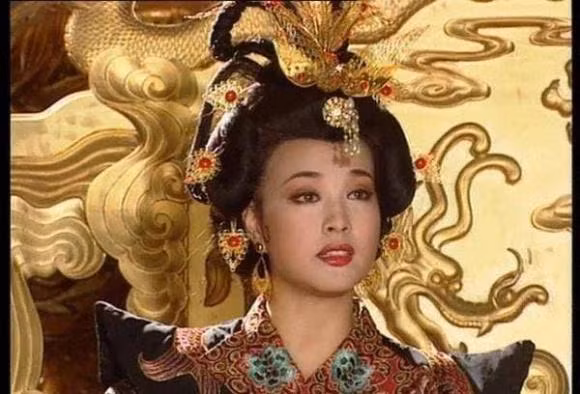 Bi quyet nao giup Vo Tac Thien tho 81 tuoi?-Hinh-3