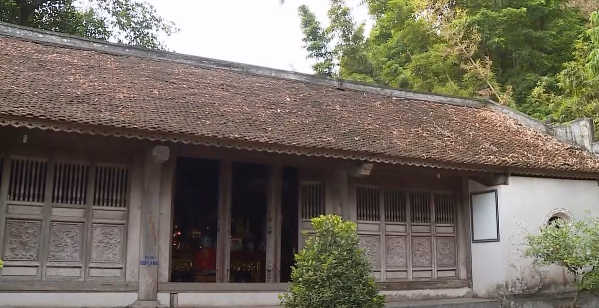 Den Truc - Ngu Dong Thi Son: Chon yen binh ben dong song Day-Hinh-2