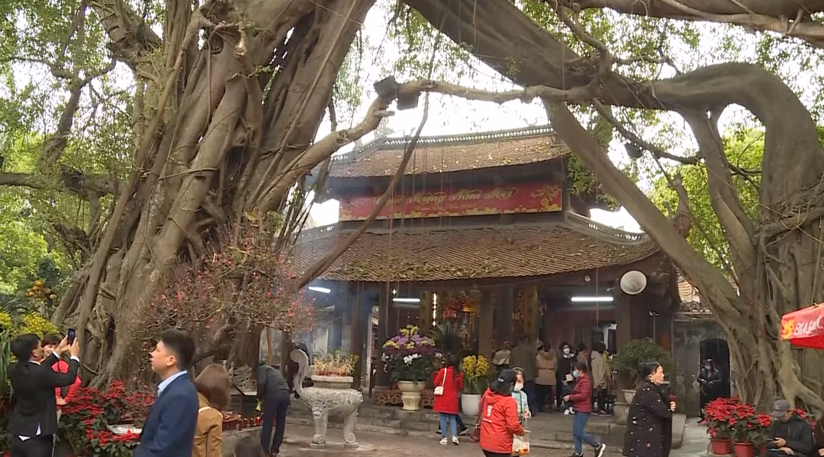 Bi an den Mau: Ngoi den linh thieng bac nhat o Hung Yen-Hinh-5