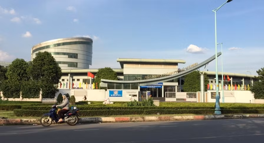 Dat Hoc vien Can bo TP HCM bi dem phan lo ban nen